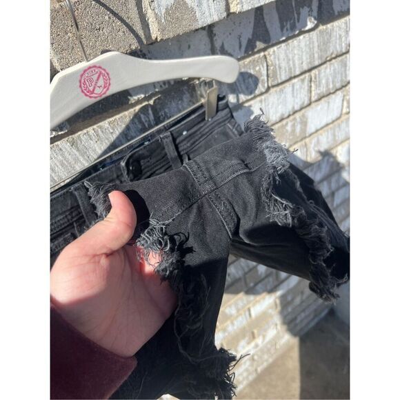 Hollister Black Curvy Ultra High-Rise Mom Short 3” Shorts Woman’s Size 25 - Picture 4 of 10